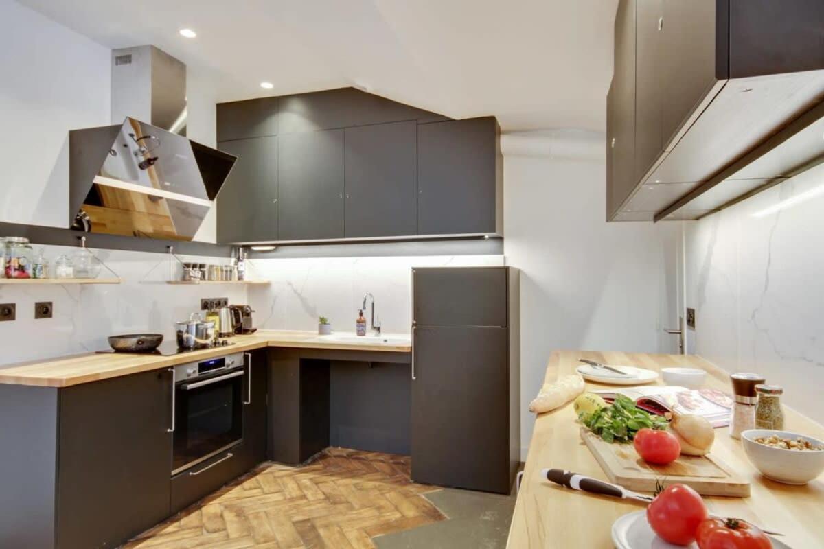 Stylish And Sunny 7bd With Garden For 17 Guests! Appartement Parijs